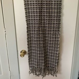 Scarf Houndstooth